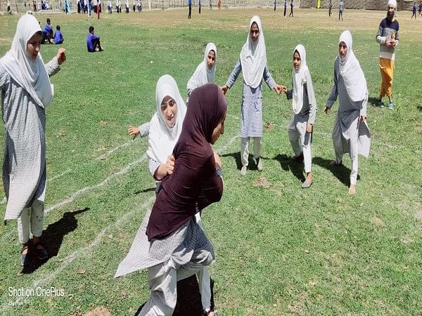 Indian Army organises National Sports Day for school children near LoC