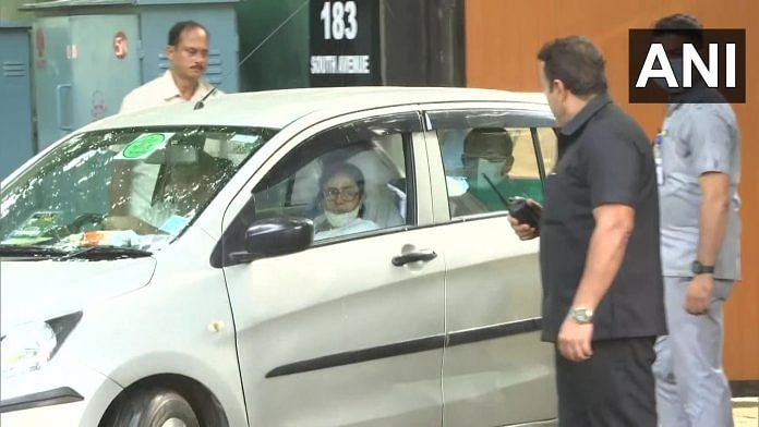 Mamata Banerjee meets PM Modi at his residence 