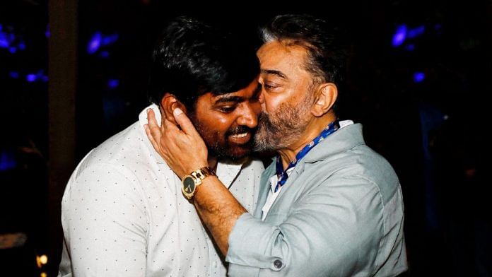Vijay Sethupathi and Kamal Haasan. | Photo Credit: Twitter/@VijaySethuOffl
