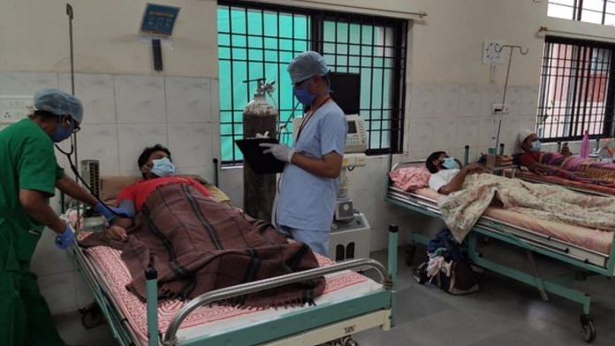 Doctors treat patients at a CRHP Jamkhed facility | Twitter/@CRHPJamkhed