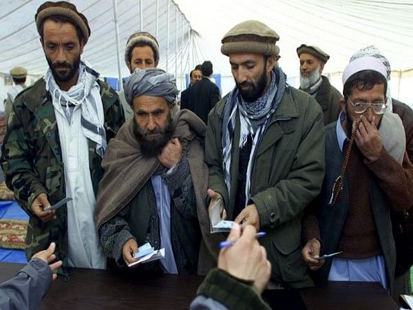 Afghans flay Taliban for delay in issuance of electronic identification cards