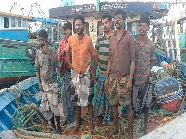 Sri Lanka Navy rescues Indian fishermen stranded in its
