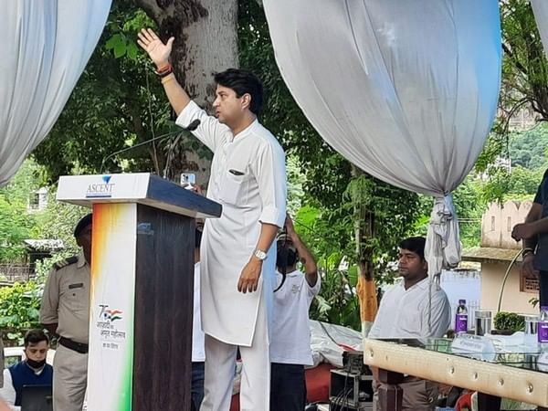 Union Min Scindia remembers freedom fighters during 'Har Ghar Tiranga' Campaign in Gwalior
