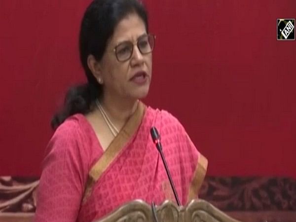 Government organizes Buyer-Seller Meet to promote Kashmiri art