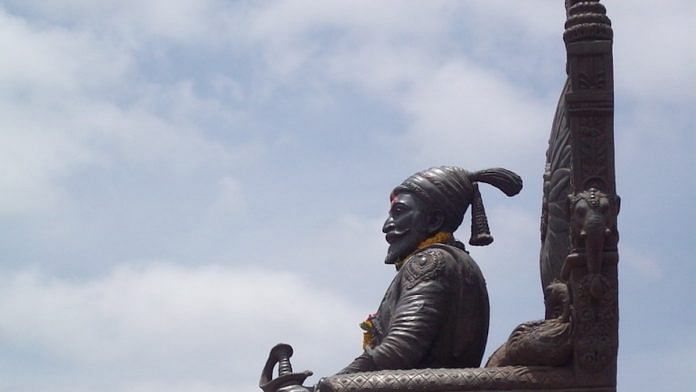 A statue of Chhatrapati Shivaji at Raigad | Wikimedia Commons