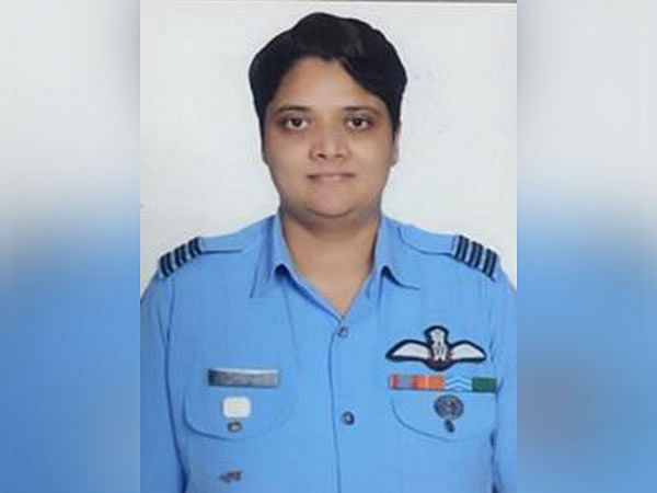President confers Vayu Sena medal to IAF's woman pilot Deepika Misra