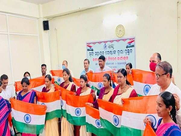 Mission Shakti SHGs supplied 30 lakh national flags in Odisha