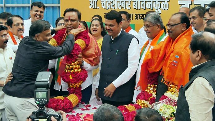 File photo of Maharashtra BJP president Chandrashekhar Bawankule along with Deputy Chief Minister Devendra Fadnavis | ANI