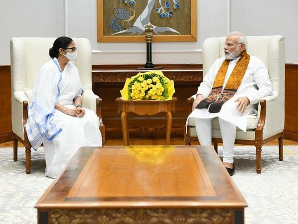 Mamata Banerjee meets PM Modi, asks for funds for MNREGA, other schemes