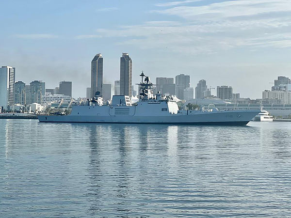 INS Satpura enters San Diego harbour to celebrate India's 75 yrs of Independence 