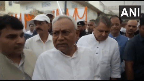Nitish Kumar makes fun of Sushil Modi's prediction, says 
