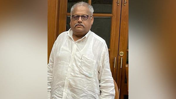 Why you should not copy Rakesh Jhunjhunwala completely