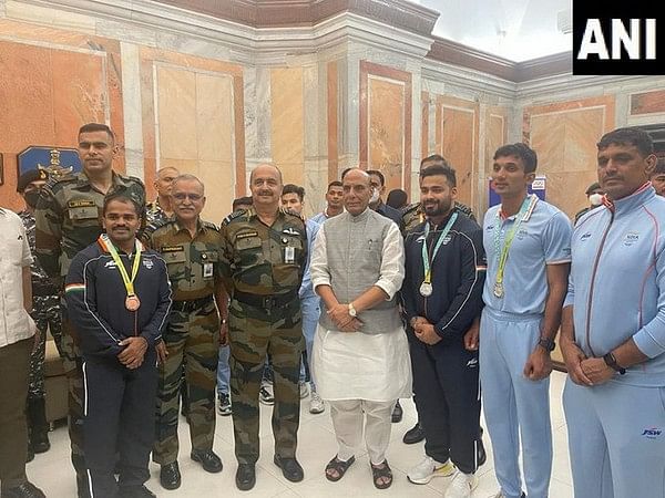 Rajnath felicitates armed forces personnel who won medals at Commonwealth Games