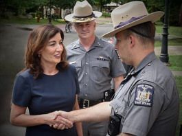 New York Gov Kathy Hochul thanks trooper who arrested Salman Rushdie's attacker