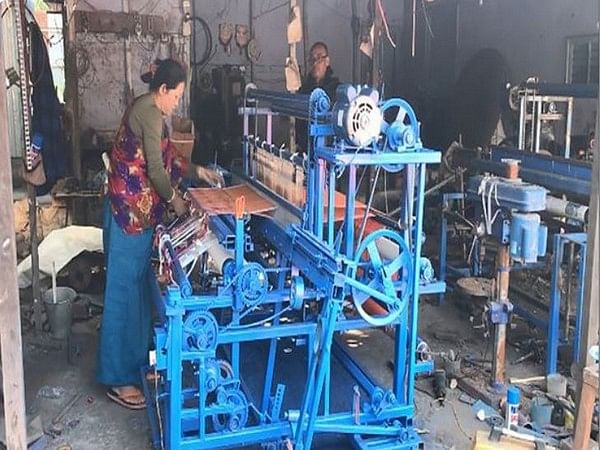 Telangana: CM launches Nethanna Bima Scheme, extends greetings to weavers on National Handloom Day