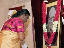 President Droupadi Murmu paying floral tributes to V.V. Giri, former President of India, on his birth anniversary at Rashtrapati Bhavan, in New Delhi Wednesday | ANI