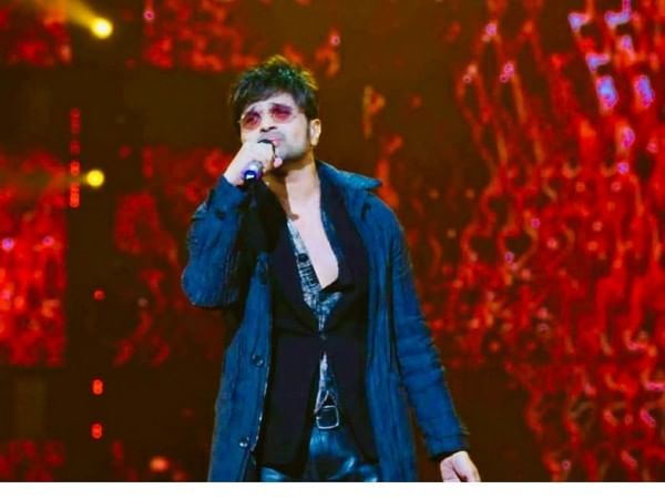 Himesh Rashammiya unveils new song 'Naya Pyaar Naya Ehsaas'