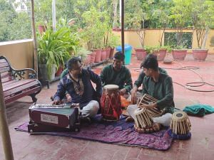 Rehmat-e-Nusrat aka HimaliMou share a light moment during rehearsals | Unnati Sharma, ThePrint