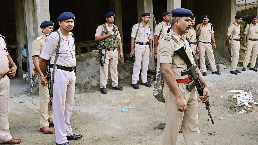 Representational image| Police personnel during a raid in Pathanamthitta | PTI
