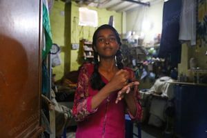 Fouziya shows her sign language skills | Manisha Mondal | ThePrint