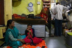 Mother and daughter talk while Fouziya's father makes tea | Manisha Mondal | ThePrint