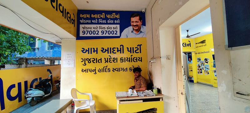 AAP Worker at registration desk | Satendra Singh/ThePrint