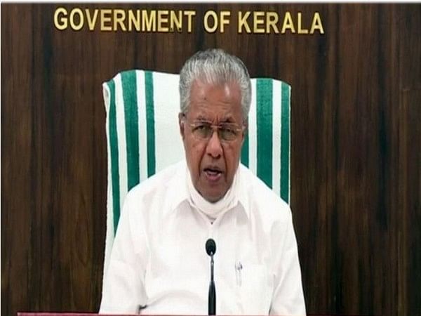Kerala CM Pinarayi Vijayan meets his Tamil Nadu counterpart
