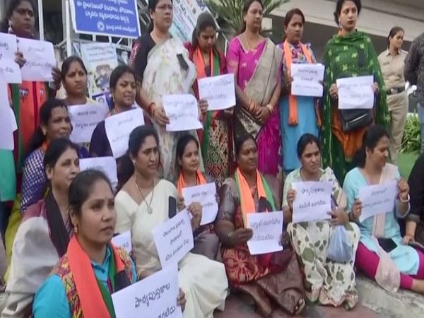 Telangana: BJP Mahila Morcha Stages Protest Demanding Basic Facilities ...