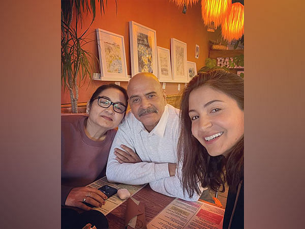 Anushka Sharma enjoys 'breakfast date' with her parents, husband Virat Kohli reacts