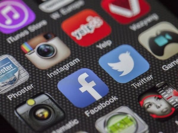 Research: Addiction to Facebook and Instagram among teenagers is linked to inequality