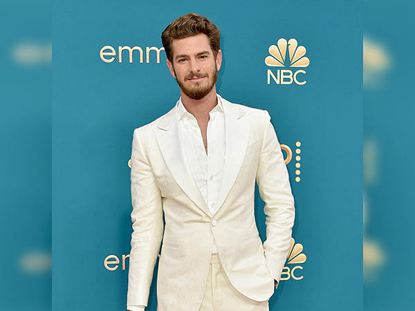 Emmys 2022: Andrew Garfield looks dapper as he suits up for award show 