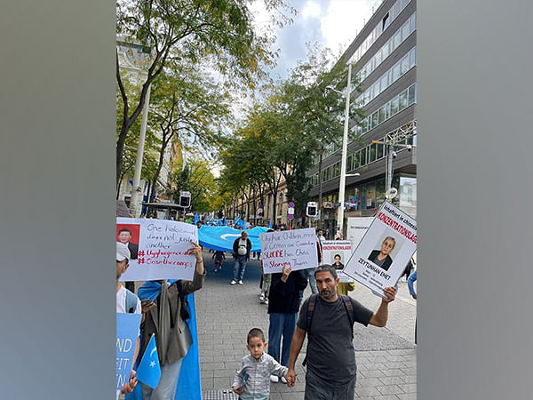 Uyghurs in Austria protest against hunger genocide in China 