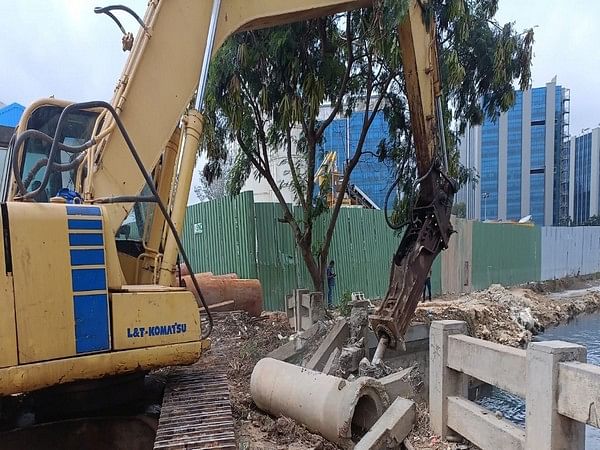 Bengaluru: Demolition of illegal apartments continues