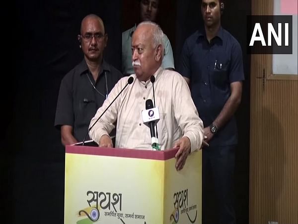 Muslim Cleric Ilyasi Calls Rss Chief Bhagwat Father Of The Nation