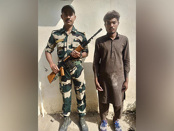 BSF apprehends Pakistani intruder from 'Tehreek-e-Labbaik' at Rajasthan border