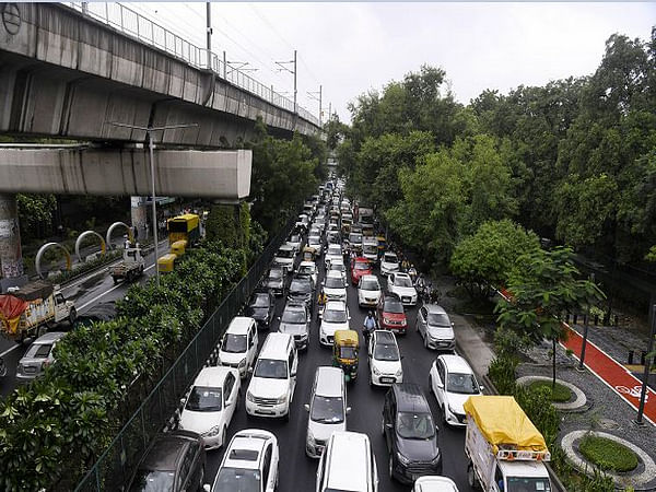 6 airbags to be mandatory in passenger cars from October next year