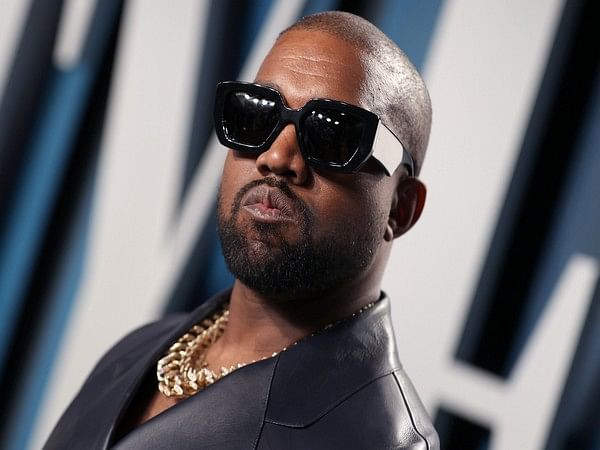 Kanye West clarifies he uploaded Kris's photo for good reason