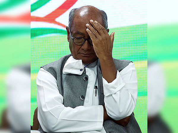 Digvijaya Singh drops out of Congress presidential race, announces support to Kharge