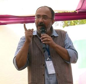 Veteran screenwriter Anjum Rajabali at Gujarat Lit Fest 2016 | Commons