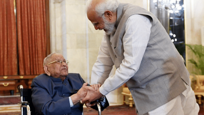 B.B. Lal with PM Modi | Narendra Modi/Twitter