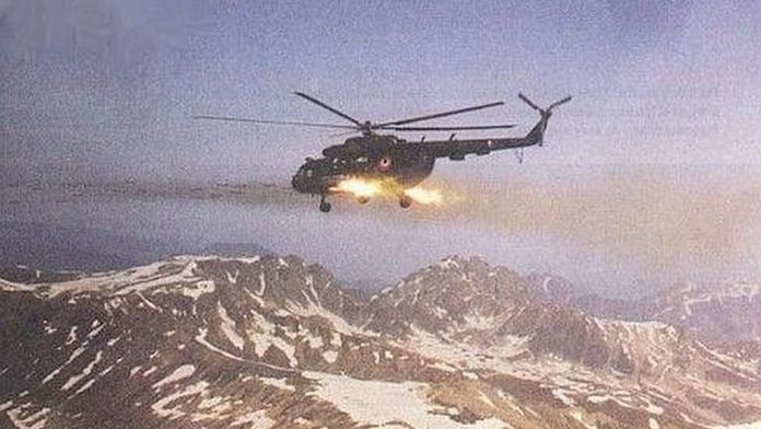 Indian Air Force Mi-17 helicopter in Kargil in 1999 | Indian Air Force| Facebook