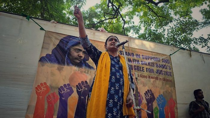 File photo of political and social activist Kavita Krishnan addressing a protest | Twitter | @IamDeepaMehta