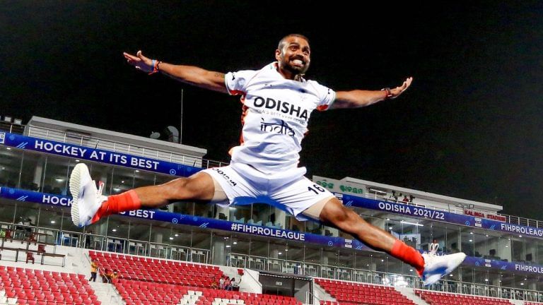 ‘#Loot’, says Olympic-winning hockey player after IndiGo charges extra for ‘goalkeeper baggage’