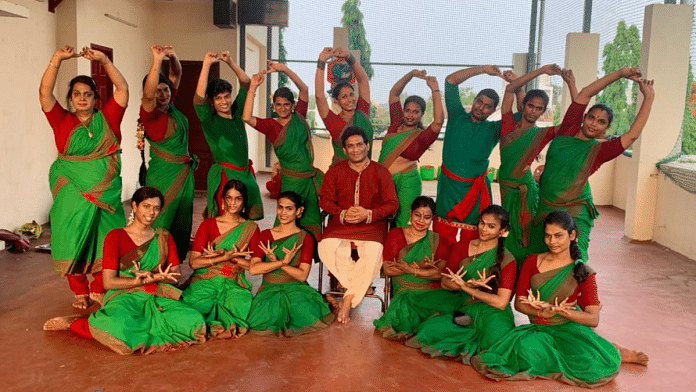 Master Shangmuga Sundaram with his students | Special arrangement
