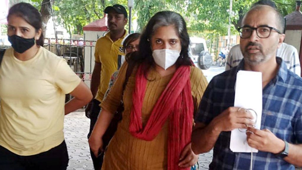 Activist Teesta Setalvad being taken to Santacruz police station by ATS Gujarat in Mumbai | ANI file photo