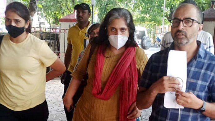 Activist Teesta Setalvad being taken to Santacruz police station by ATS Gujarat in Mumbai | ANI file photo