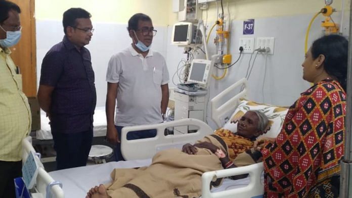 Cuttack Collector and DM visited SCB Medical College to ascertain the health conditions of Padma Sri awardee Kamala Pujari on 2 September 2022 | Twitter/@CuttackDM