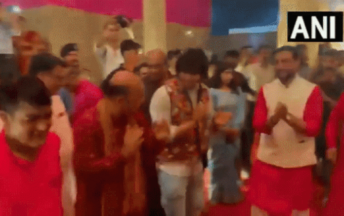 National Games 2022: Neeraj Chopra takes part in Garba night with fans in Vadodara
