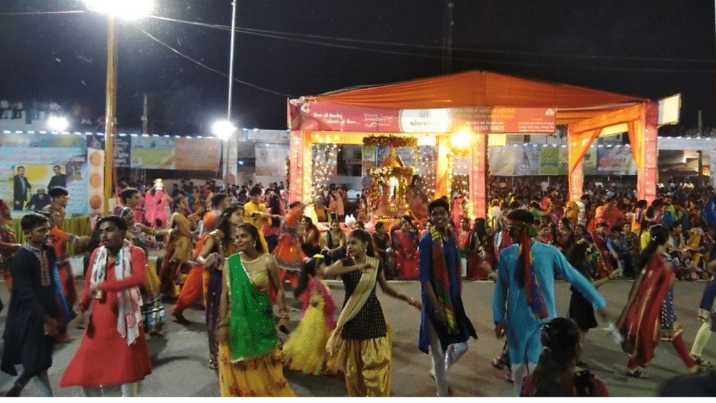 Garba nights in Gujarat | Wikimedia commons