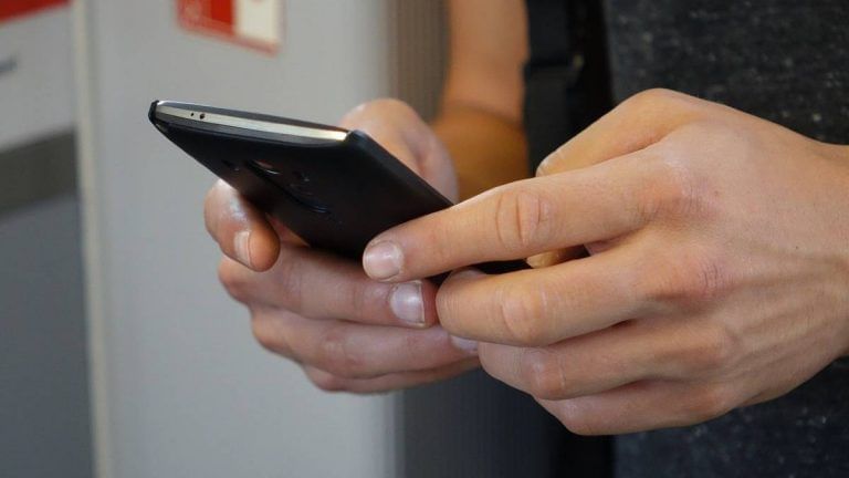 88% of Indian married couples think smartphone addiction hurts relationship, says report